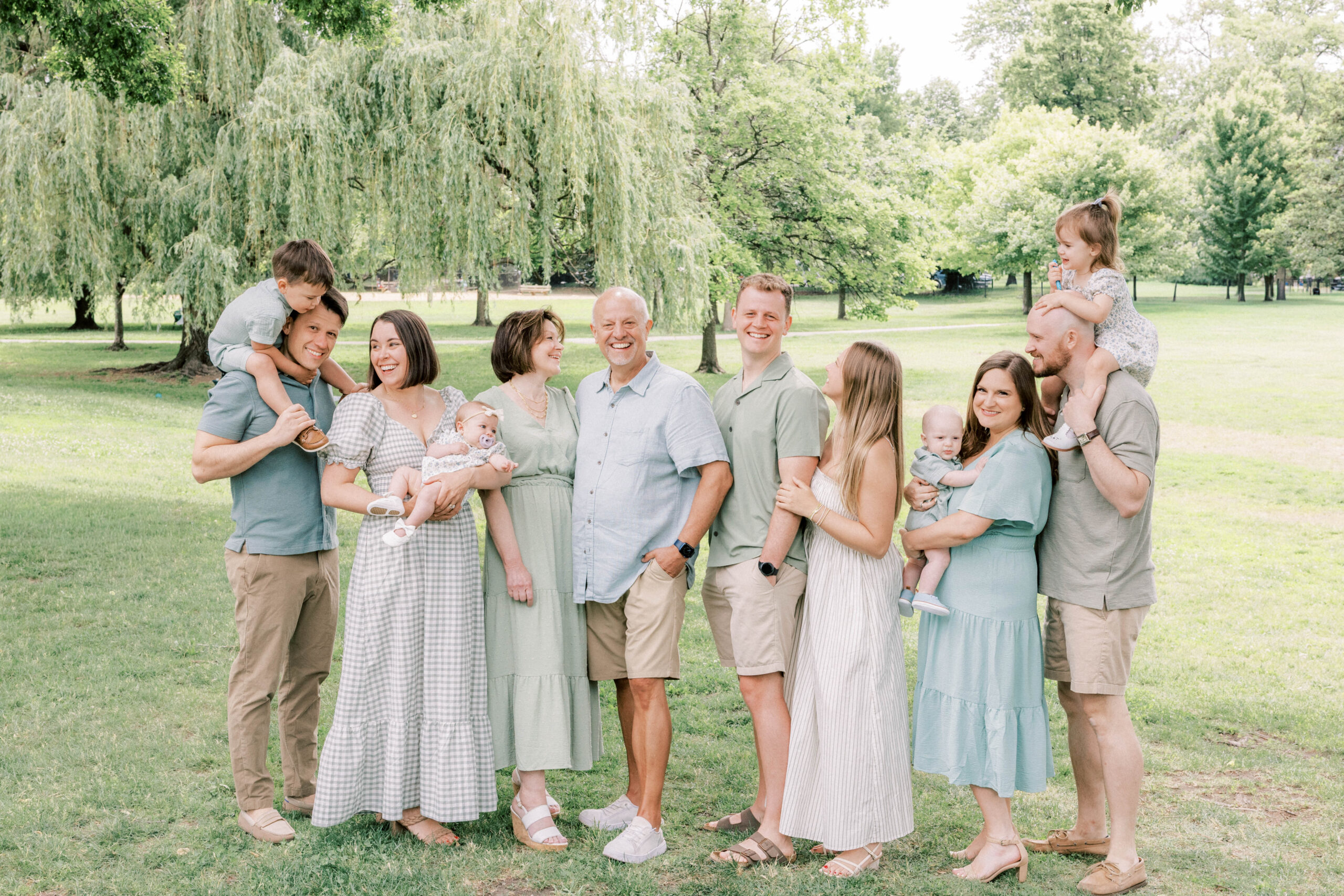 outdoor family photo shoot